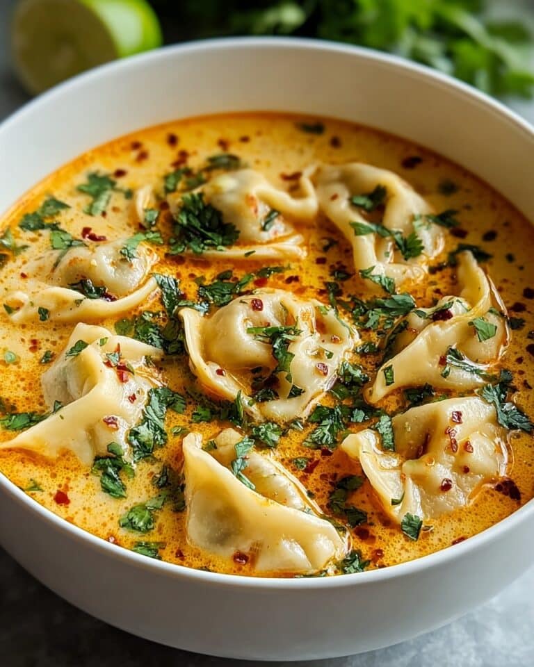 Soupe thaï réconfortante aux raviolis Recipe