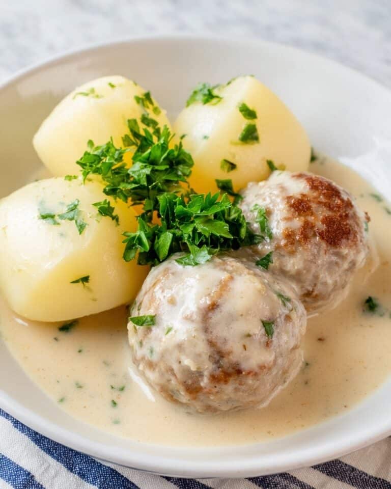 Königsberger Klopse (German Meatballs with Capers and Creamy Gravy) Recipe