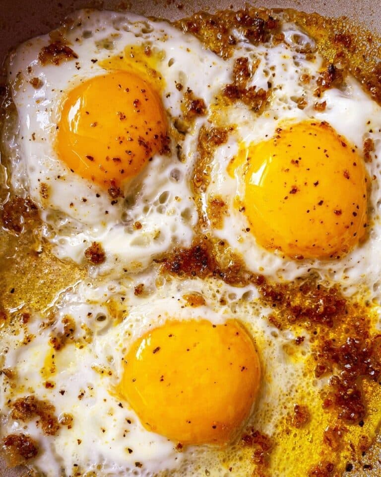 Spicy and Delicious Chili Crisp Fried Eggs (Sunny Side Up) Recipe
